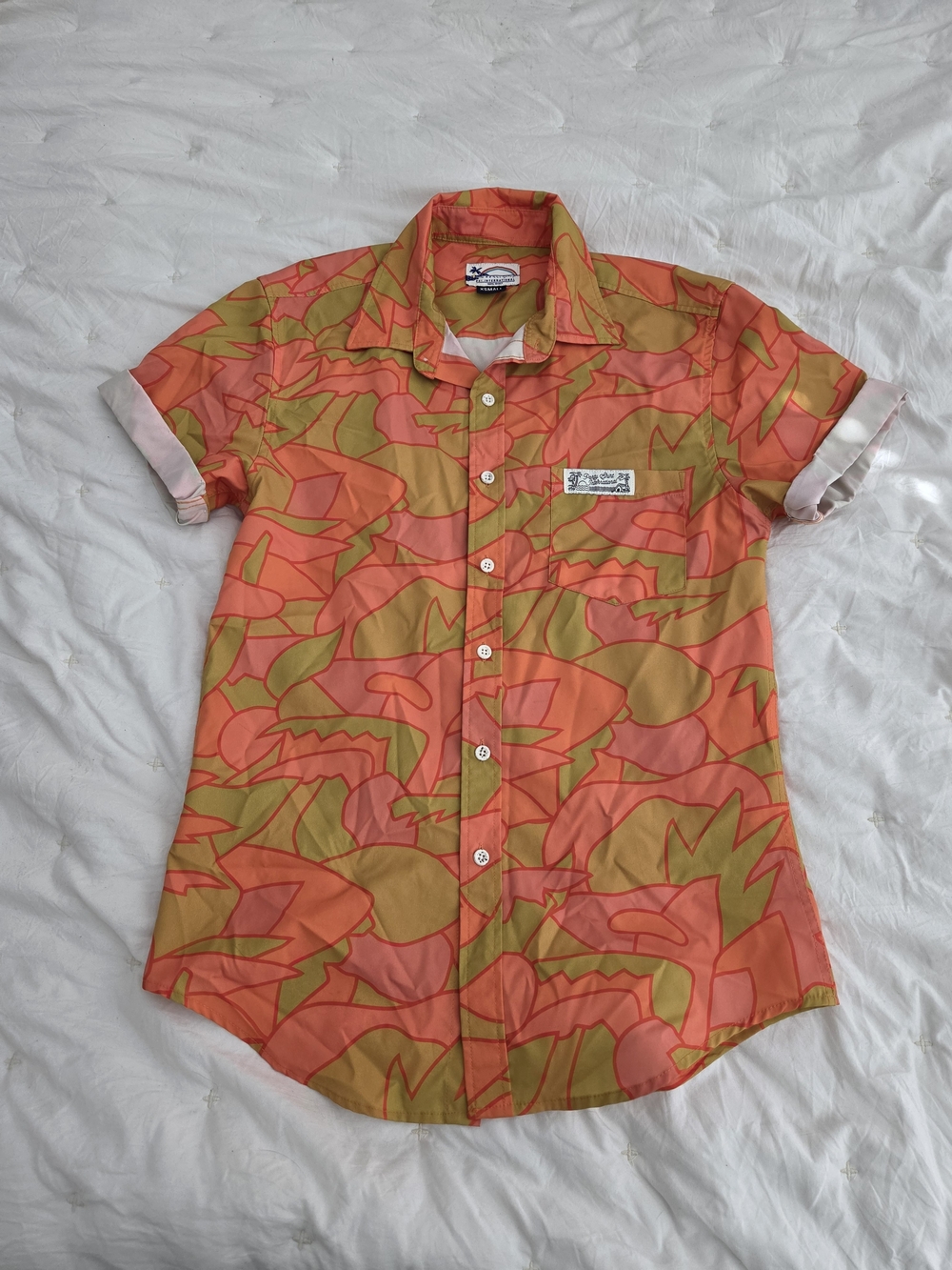 Casual Short-Sleeve Button-Down Shirt in Coral & Mustard